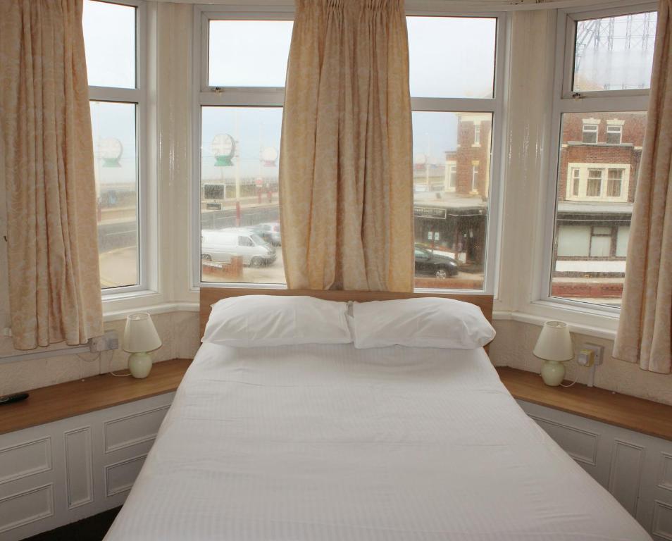 The Colwyn Hotel - Near Pleasure Beach Blackpool Luaran gambar